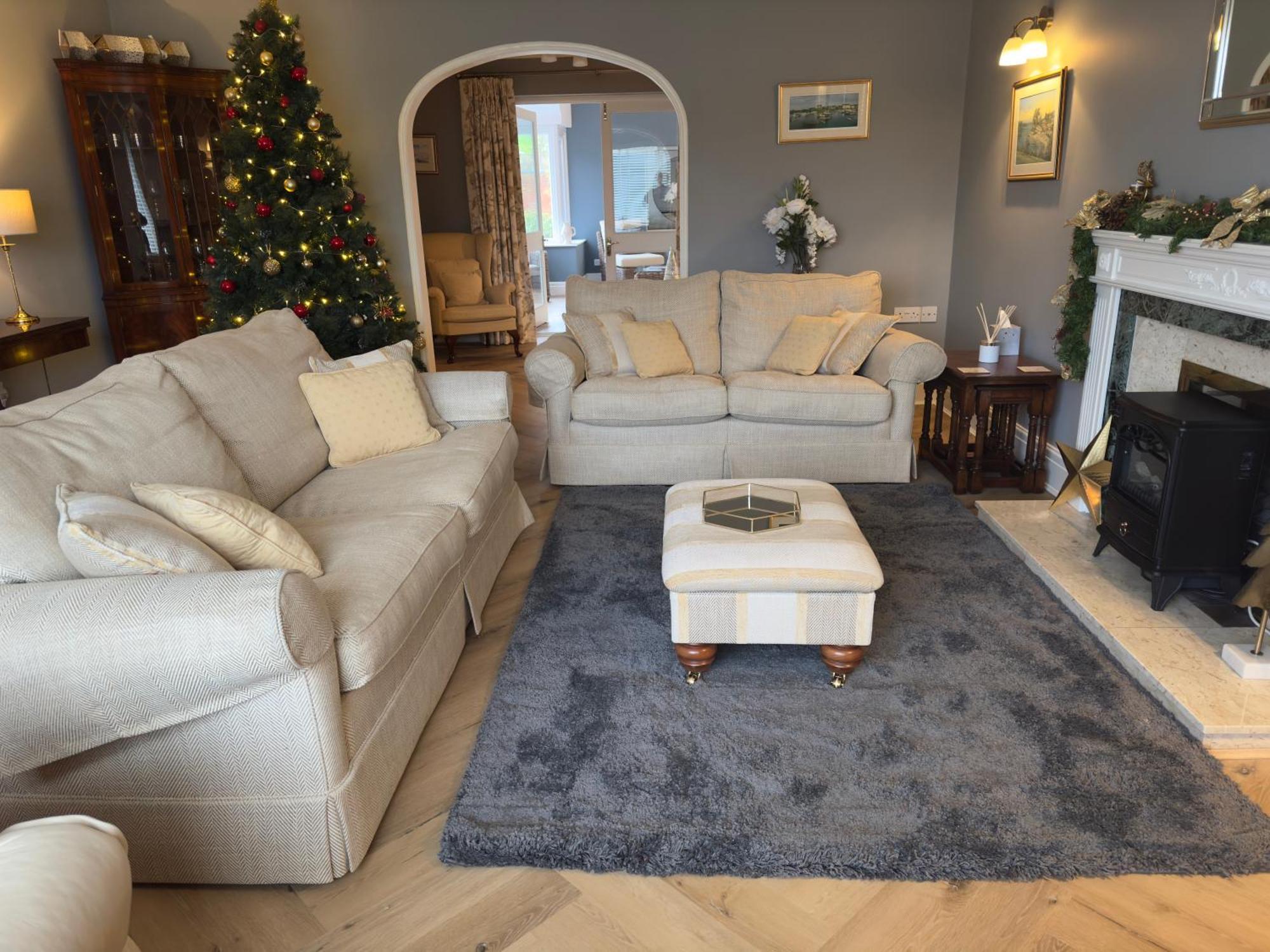Vast, Elegant Home With Indoor Pool & Sauna Near Popular Golf Course Kington  Εξωτερικό φωτογραφία