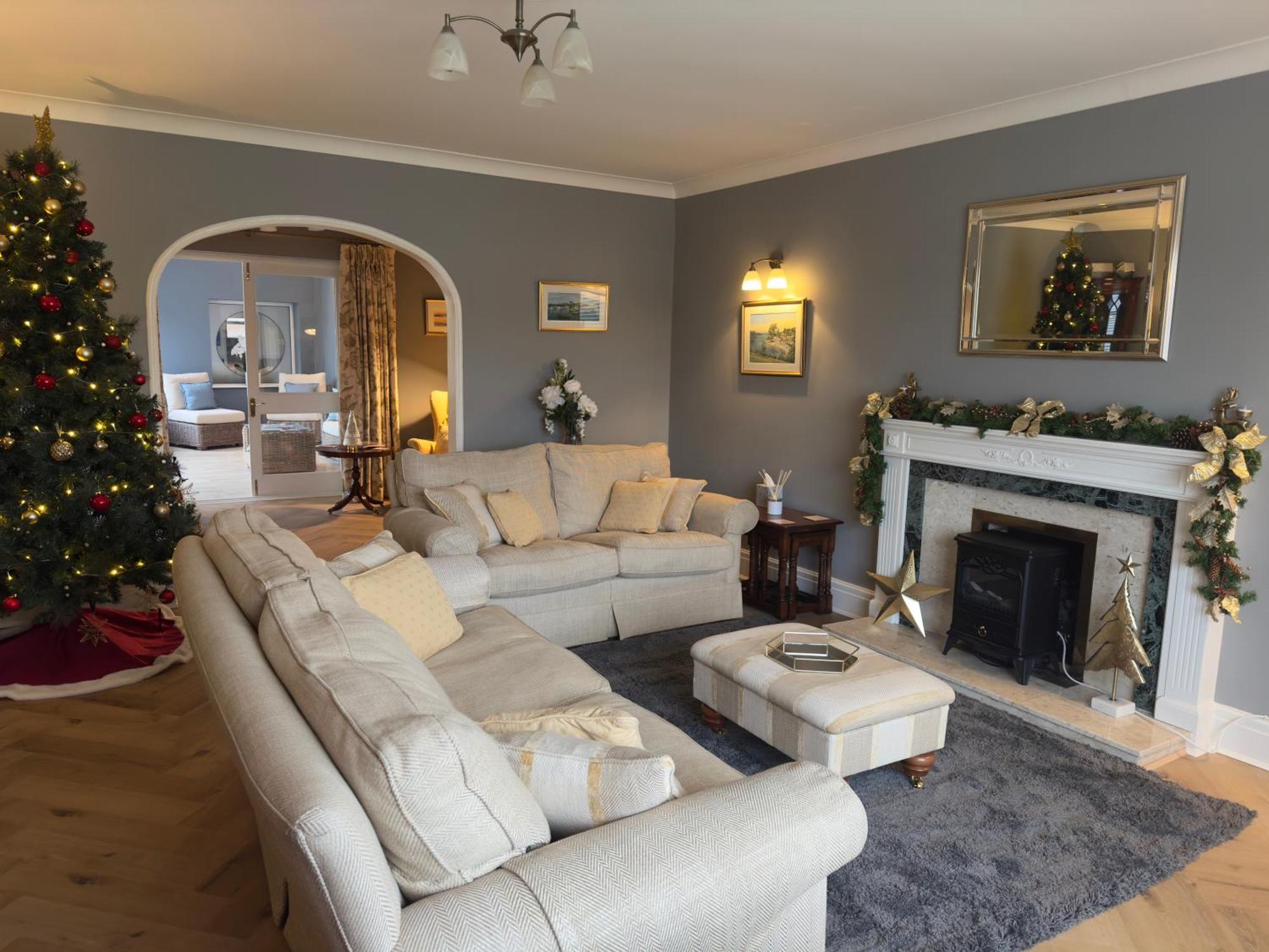Vast, Elegant Home With Indoor Pool & Sauna Near Popular Golf Course Kington  Εξωτερικό φωτογραφία